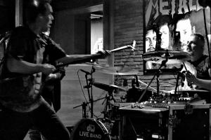 20250425 FOTO male LIVEband Retro Rock Pub MARTIN 20.JPG